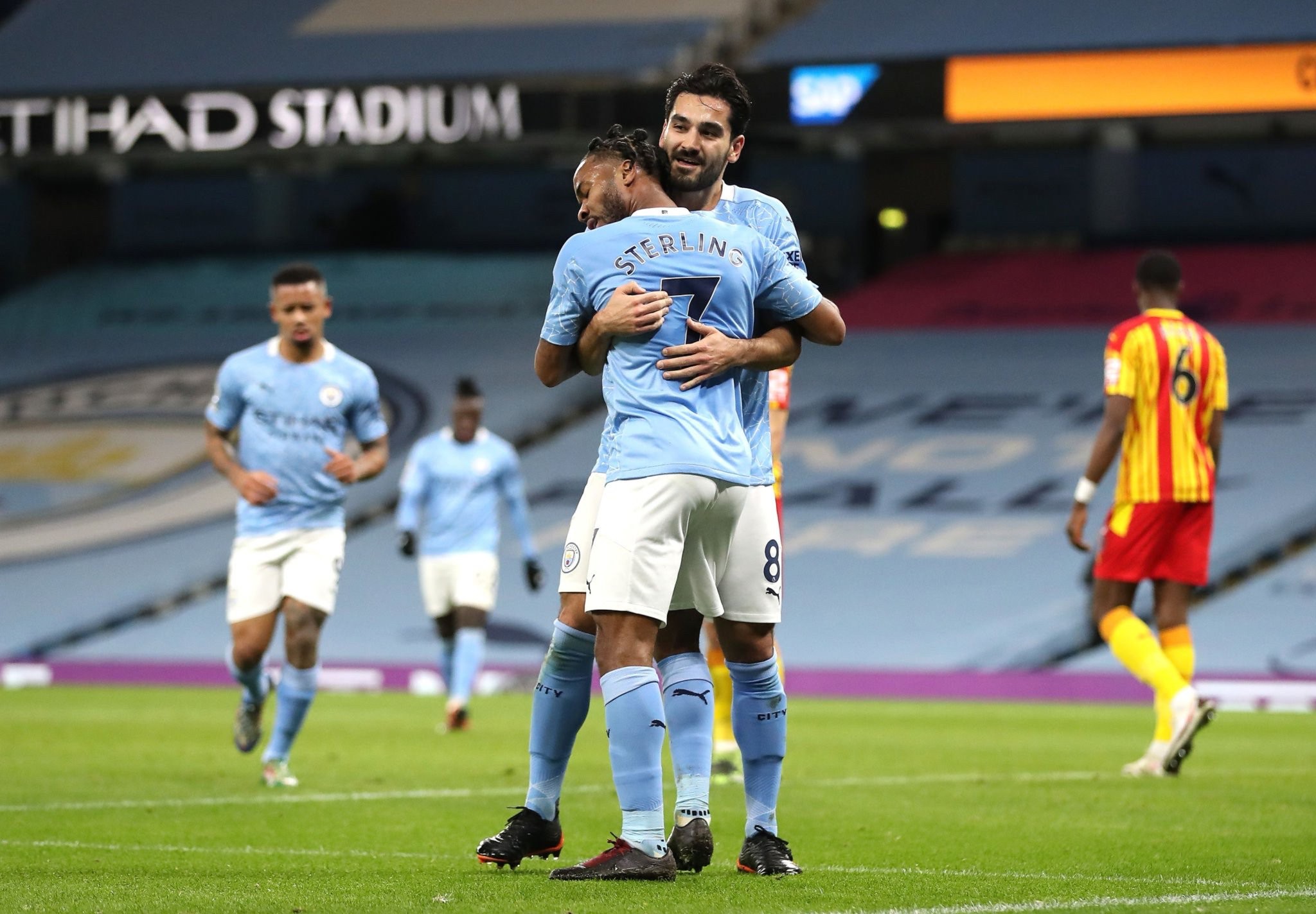 以及巴塞羅 以及巴塞羅